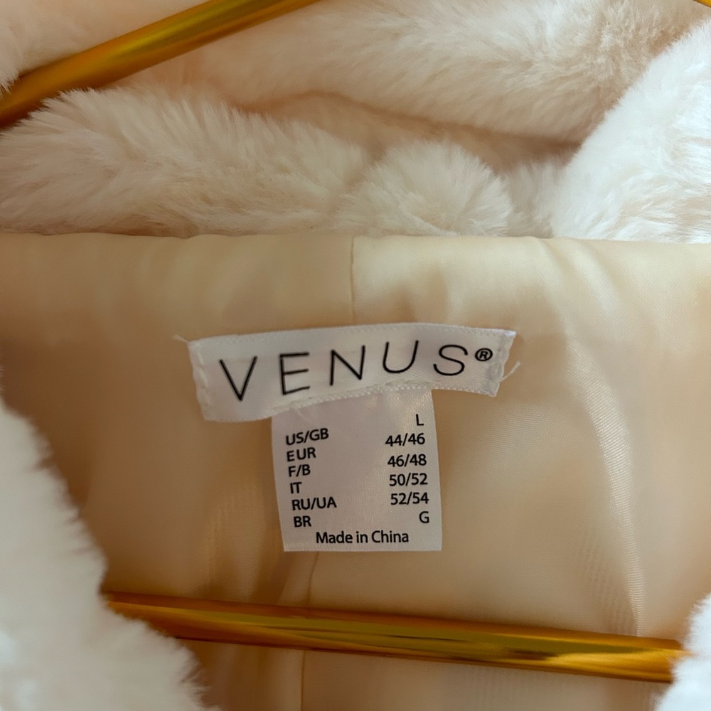 NEW WITH TAGS VENUS FAUX-FUR BOMBER JACKET - Picture 5 of 5